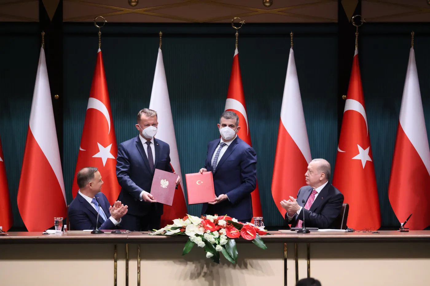 Tonący Turka się chwyta. Polska polityka zagraniczna na niebezpiecznym zakręcie