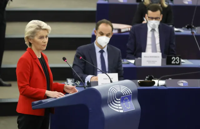 Debata w PE po wystąpieniu Morawieckiego. Azmani: Wzywamy szefową KE do odrzucenia krajowego planu odbudowy Polski