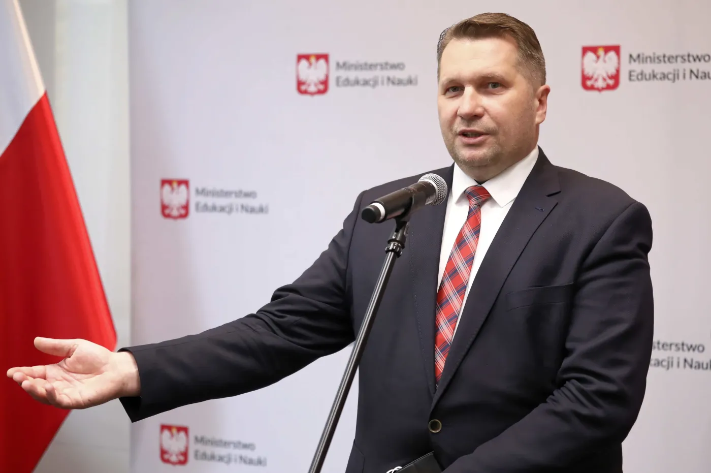 Jest kolejna propozycja ministerstwa dla nauczycieli. Nawet 32 godziny obowiązkowych zajęć