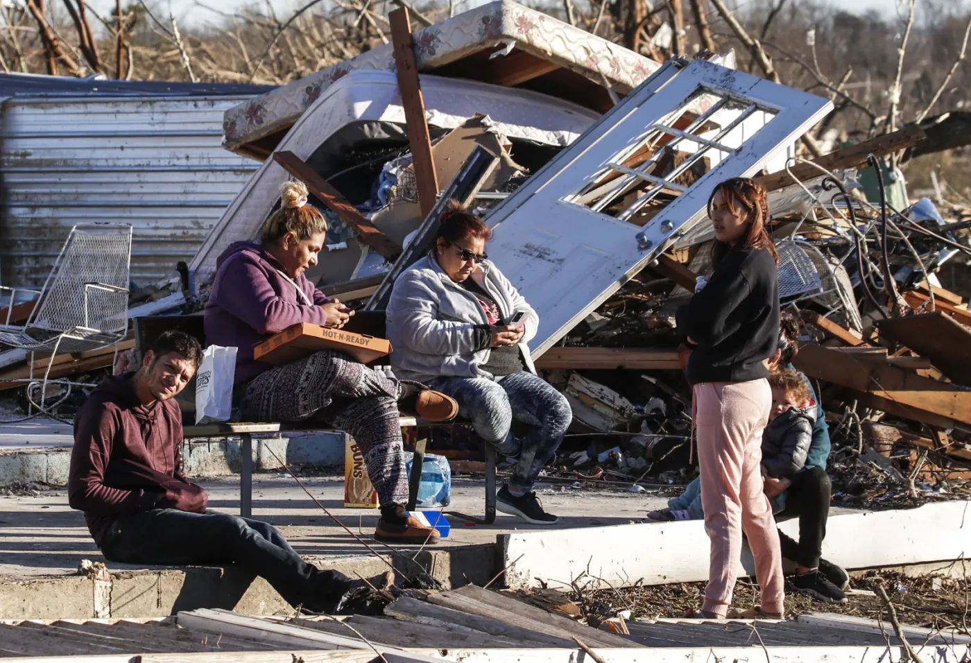 Kentucky po przejściu tornada: Ponad 100 osób mogło zginąć