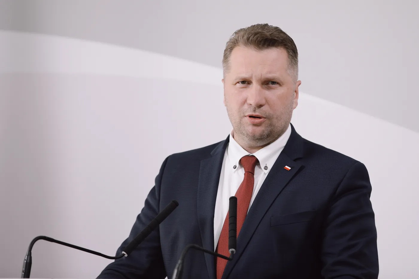 KO ws. odwołania Czarnka: Homofob i tchórz, który nie znosi kobiet