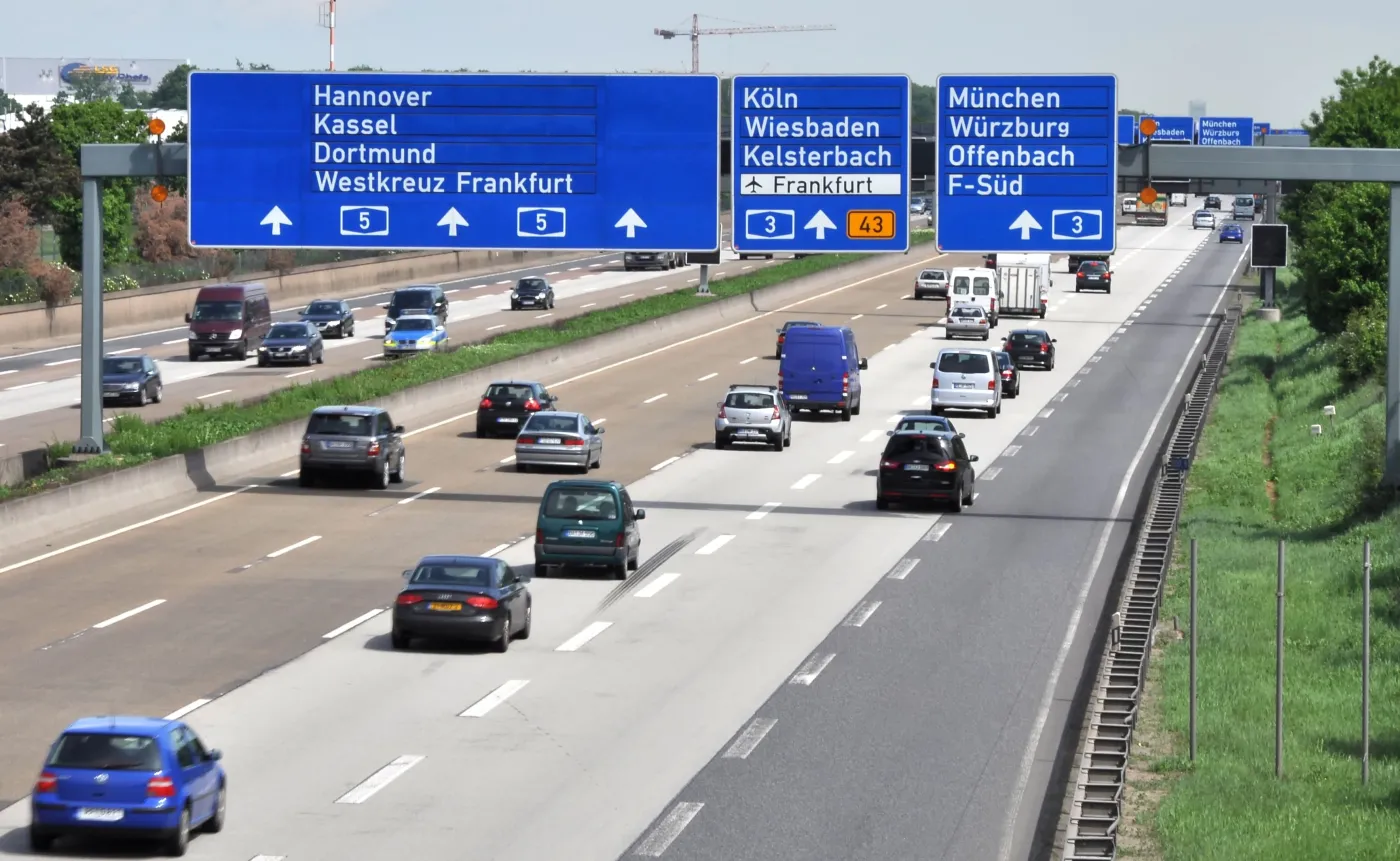 Ograniczenie prędkości na Autobahn? To świetny pomysł dla planety [OPINIA]