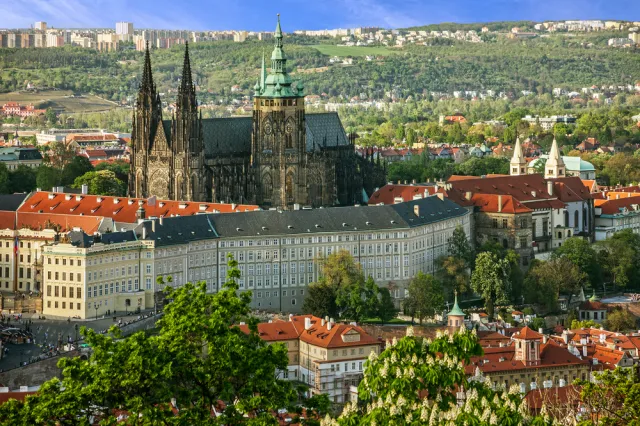 Czechy: Trzech chętnych do objęcia stanowiska premiera po wyborach
