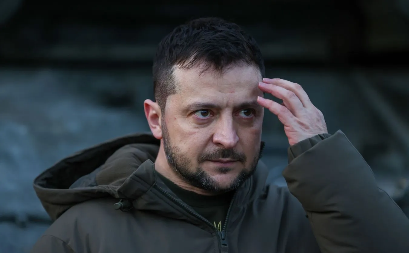 Prezydent Zełenski w Paryżu: Im szybciej Ukraina dostanie broń i samoloty, tym szybciej skończy się ta wojna
