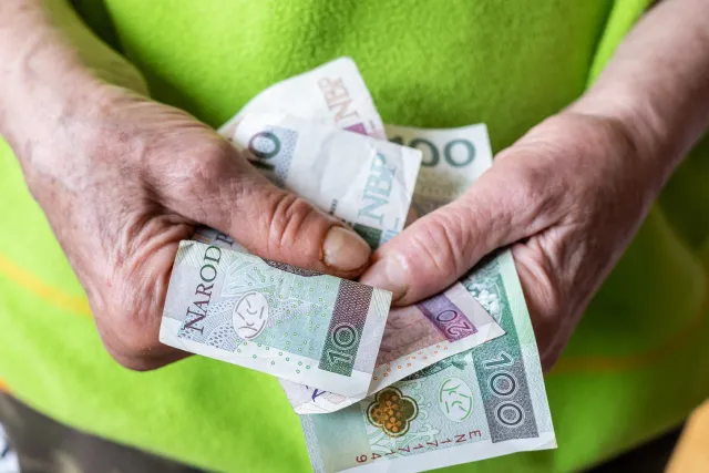 Czy nadwyżkę z opłat śmieciowych można zwrócić mieszkańcom?