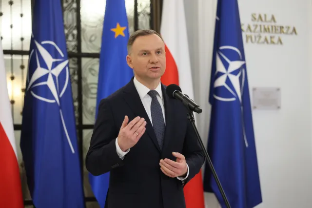 Andrzej Duda: Putin próbuje prężyć muskuły i straszyć świat