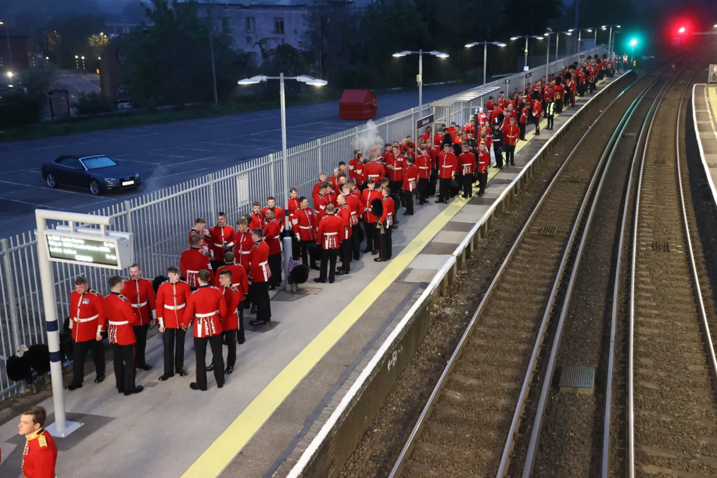 Ponad 5000 żołnierzy przybyło koleją do Londynu na koronację Karola III