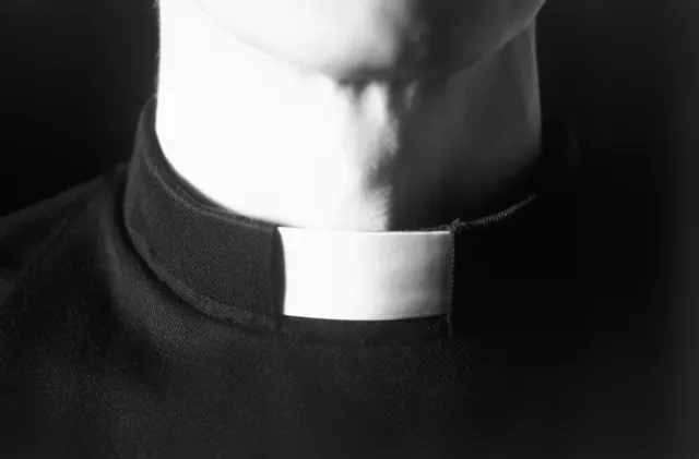 Kara w zawieszeniu dla księdza za znęcanie się nad chłopcem. Dziecko popełniło samobójstwo