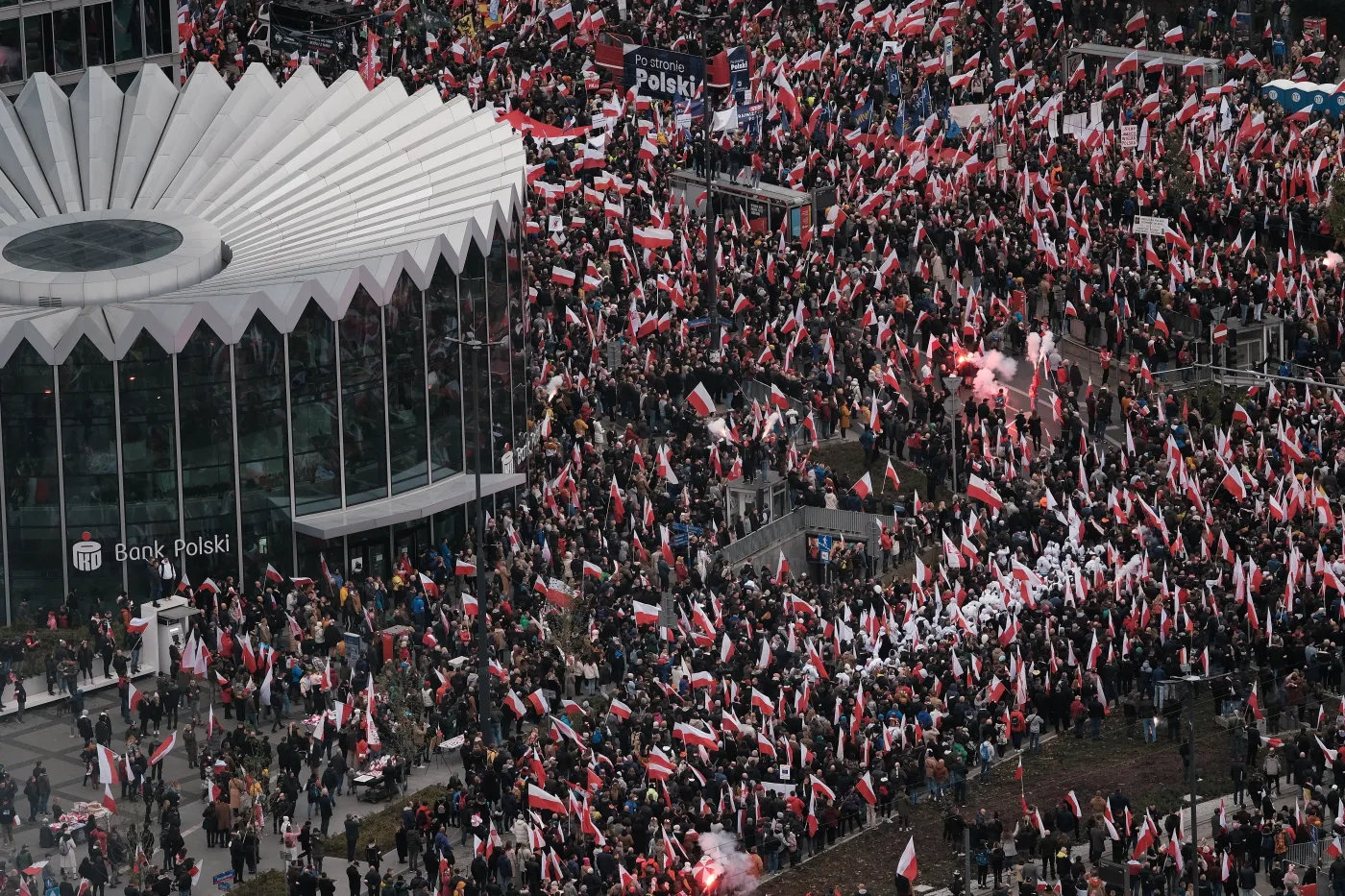 Marsz Niepodległości 2023. Co i jak wolno demonstrować, a za co ukarze Policja? [Trasa, godzina, program i przepisy]