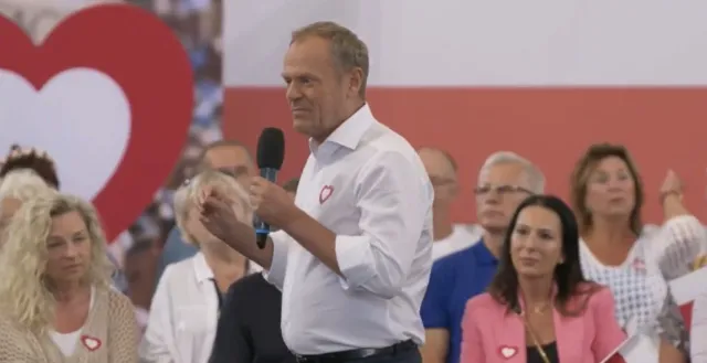 Uderzenie kampanijnej codzienności. Koniec wakacyjnego zamrożenia sondaży