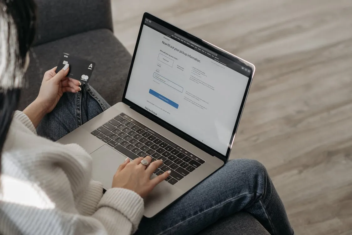 Sezon Świąteczny w 2023 w E-Commerce - różnice zachowań konsumentów względem poprzednich lat