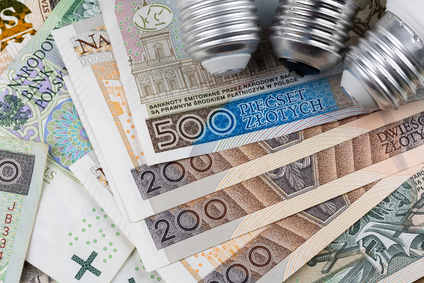Ceny prądu w 2025 roku mają być niższe. Tak planuje rząd