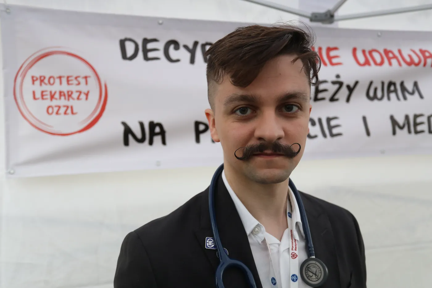 Szkolenie lekarzy w Polsce: Jeden rezydent na 300 pacjentów, brak wsparcia i fikcyjne staże
