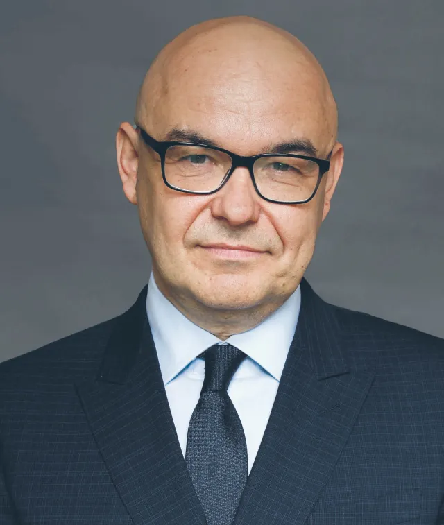 Prezes NFZ: Leczenie na kredyt? To nieprawda, mieścimy się w budżecie [WYWIAD]