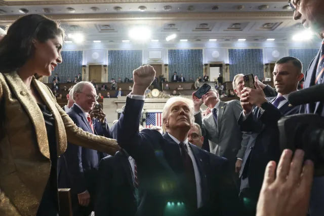 Triumfujący Trump o pokoju w Ukrainie i... zatknięciu flagi na Marsie