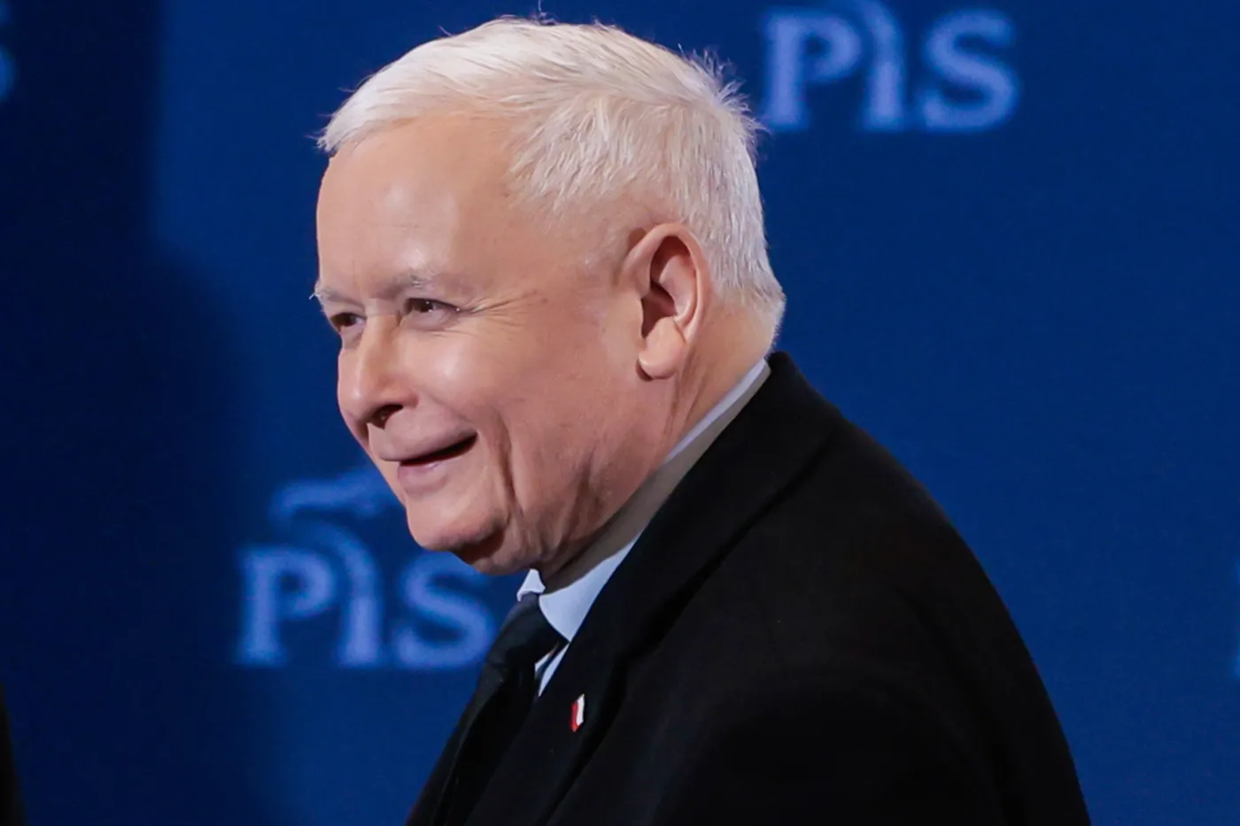 Sondaż z listopada 2025: układ sił w Sejmie i możliwe koalicje
