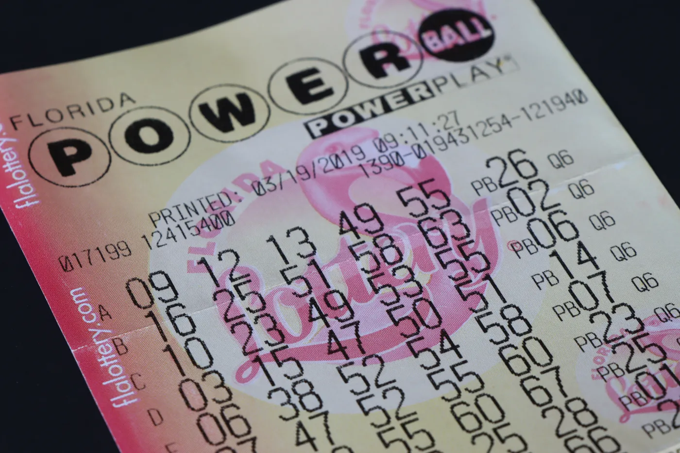 Wygrał 1,8 mld dolarów w loterii. Jeden los zmienił wszystko