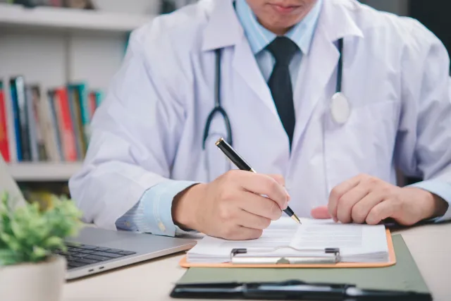 NFZ tnie stawki za rezonans i tomografię o 50 proc. W tle 8,2 tys. nieprawidłowości