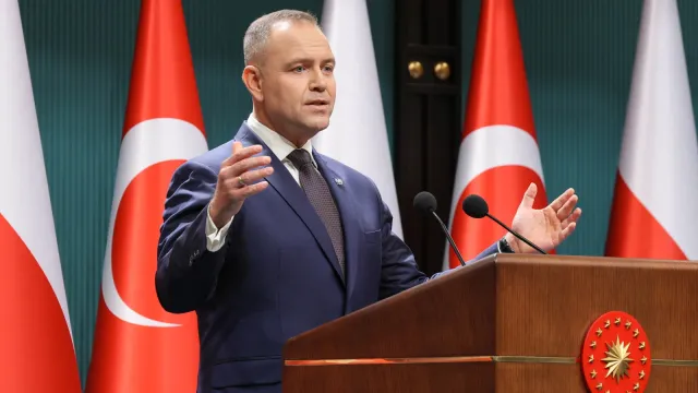 Nawrocki po rozmowie z Erdoganem: kluczowe konsultacje przed szczytem NATO