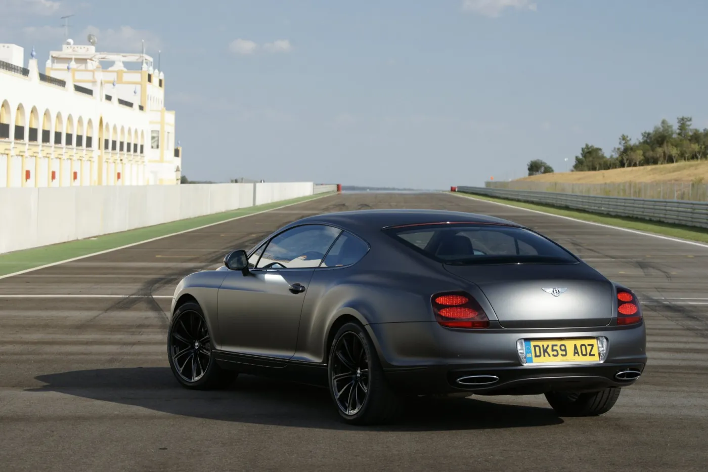 437230-supersports-satin024-2.jpg