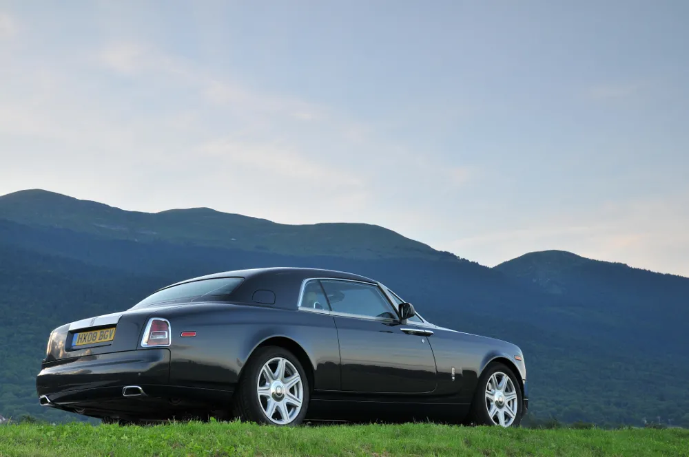 448996-phantom-coupeimage14.jpg