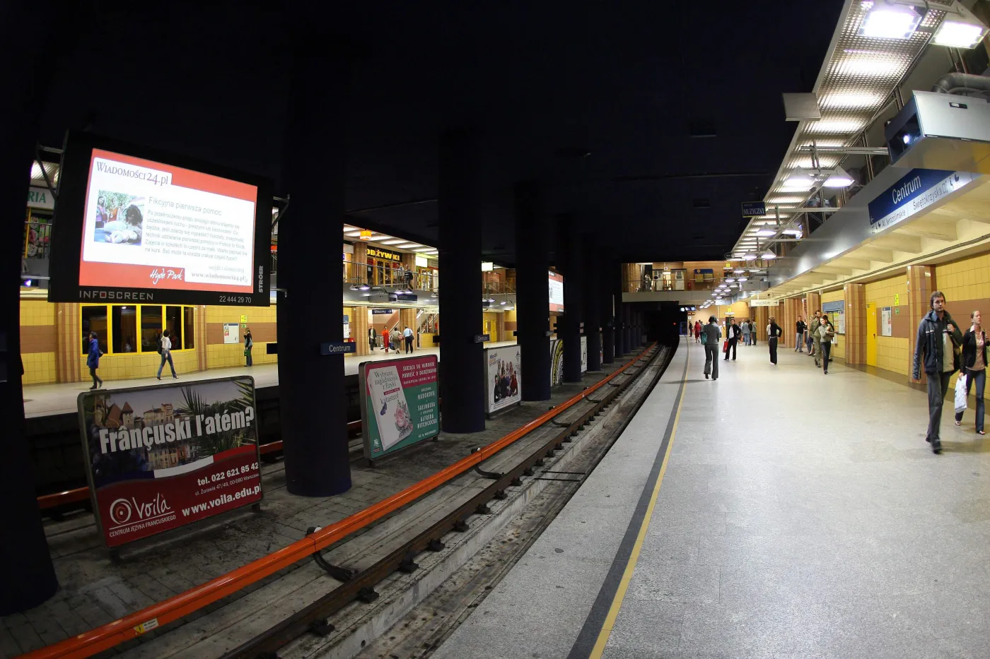 Alarm bombowy w warszawskim metrze. Ewakuowano stację Centrum