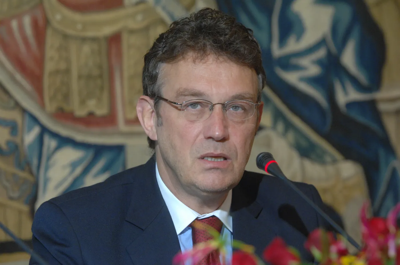 Sala w ambasadzie dla żony ministra Sikorskiego - tak, dla polskich dzieci - już nie