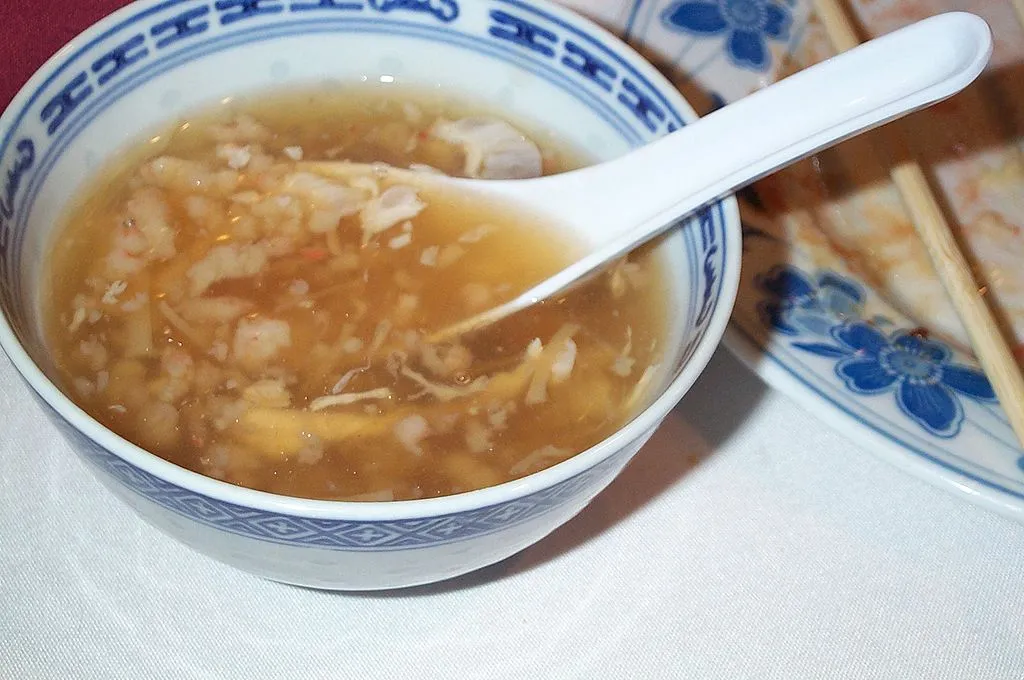801159-1024px-bird-s-nest-soup.jpg