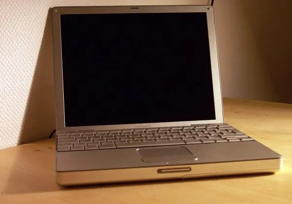 880188-aluminum-powerbook-g4.jpeg