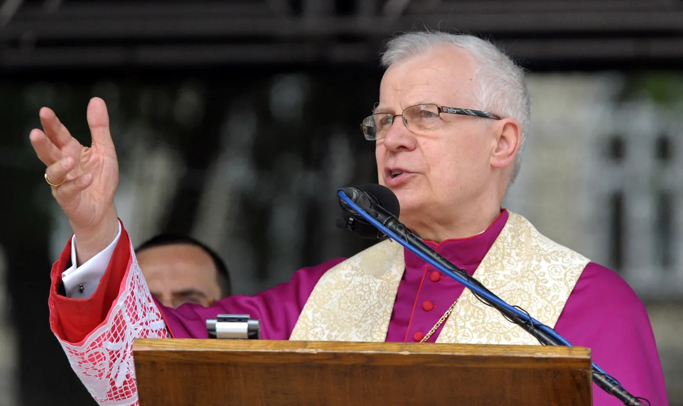 Abp Michalik: Pojawiła się niezręczność, a natychmiastowe wyjaśnienie niczemu nie służy. To pokazuje na kogo się poluje