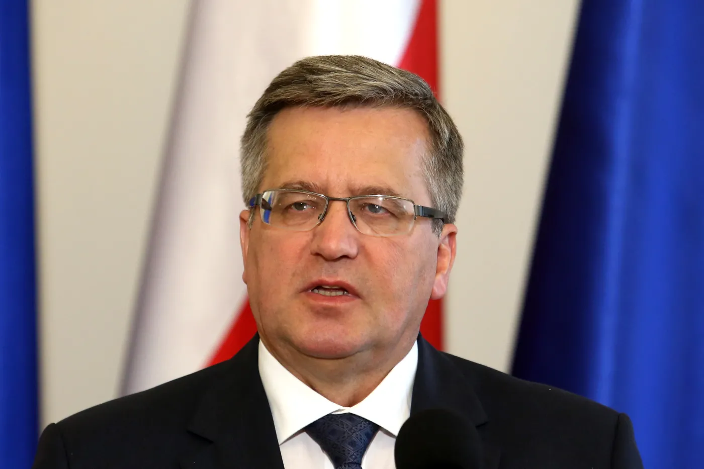Ekspert o decyzji Komorowskiego w sprawie OFE: Prezydent jest za, a nawet przeciw