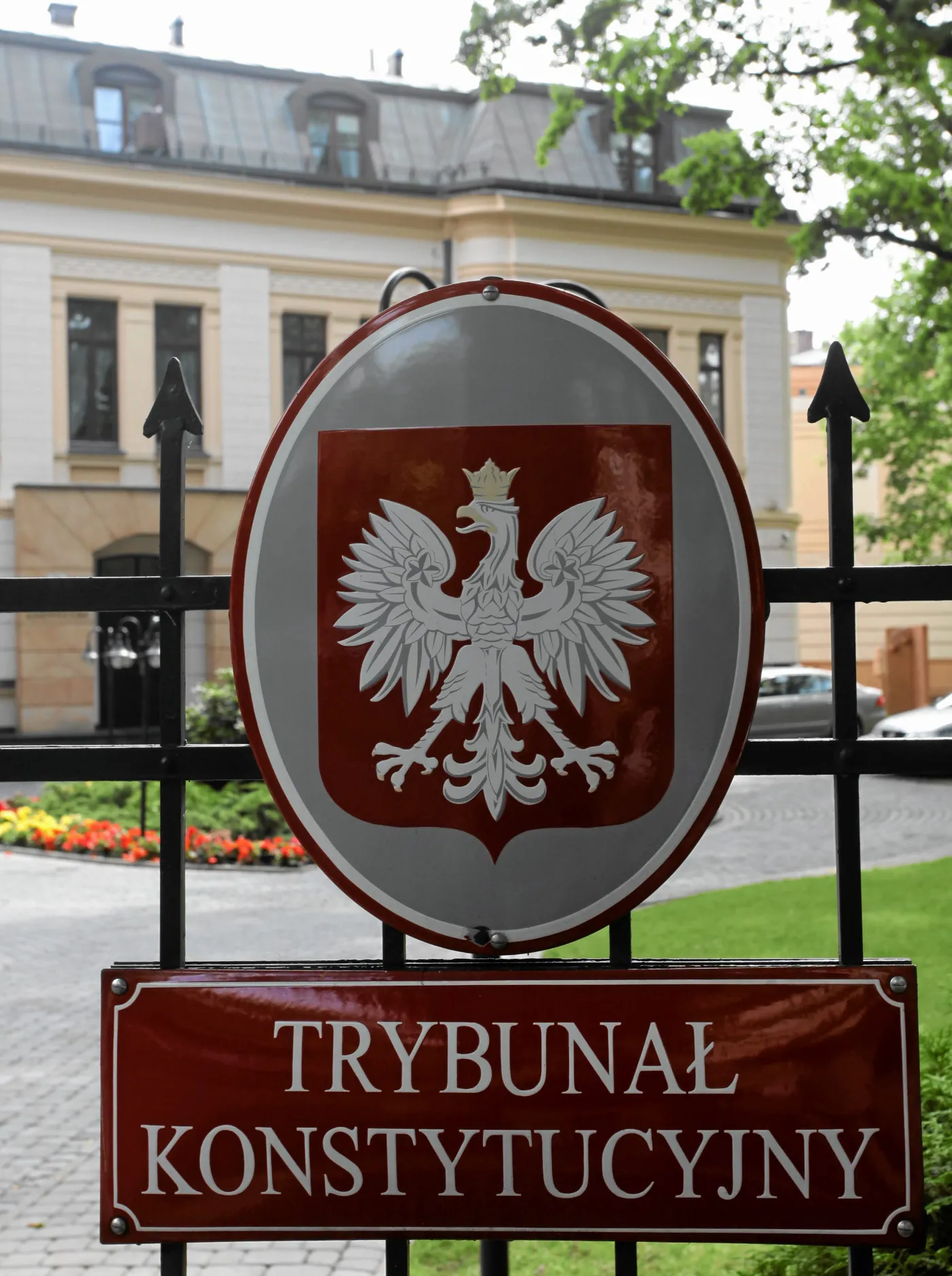Trybunał Konstytucyjny: Pracownikom samorządowym nie należą się dodatki za nadgodziny
