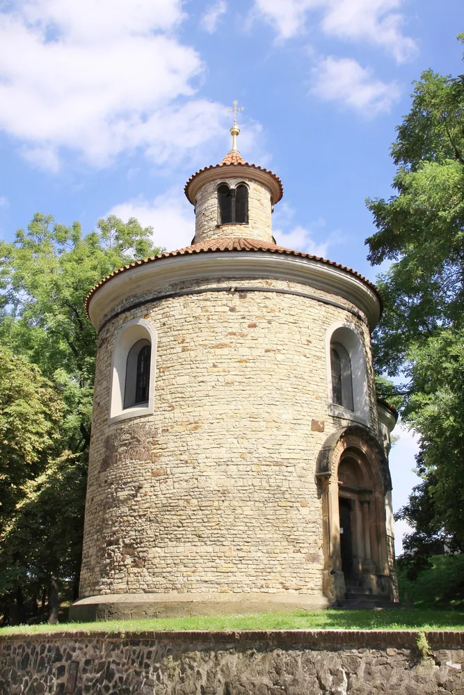 1435175-wyszehradzki-cmentarz.jpg