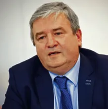 2106334-krzysztof-winiarski.jpg