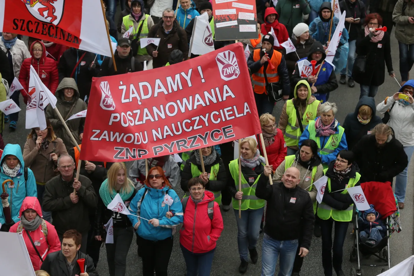 Kluzik-Rostkowska do nauczycieli: Zauważyliście, że do systemu wpłynęło kilkanaście miliardów złotych w ostatnich latach?