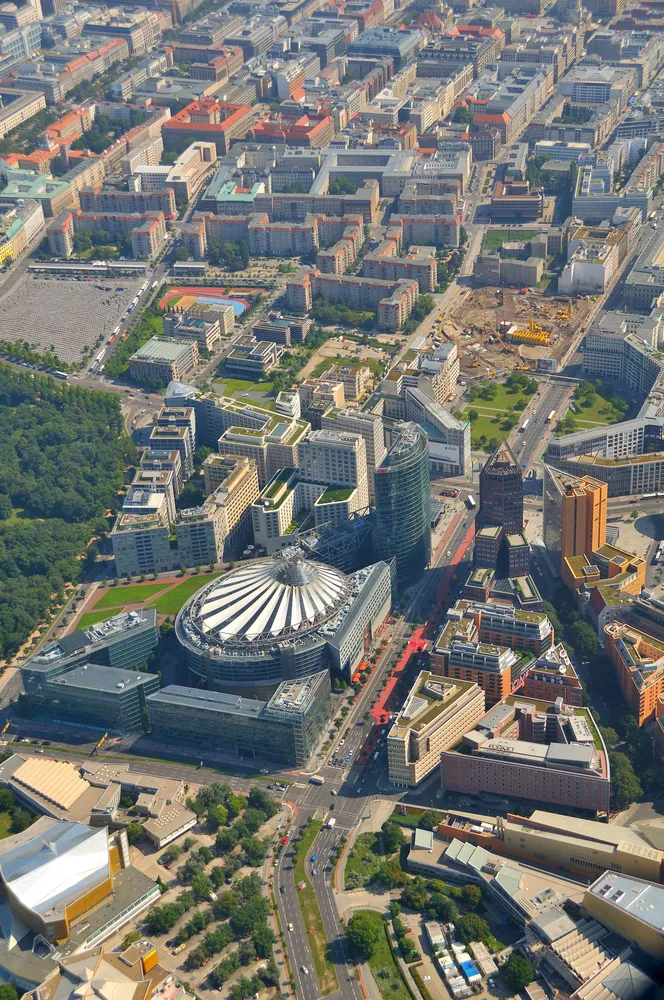 2151801-potsdamer-platz-berlin.jpg