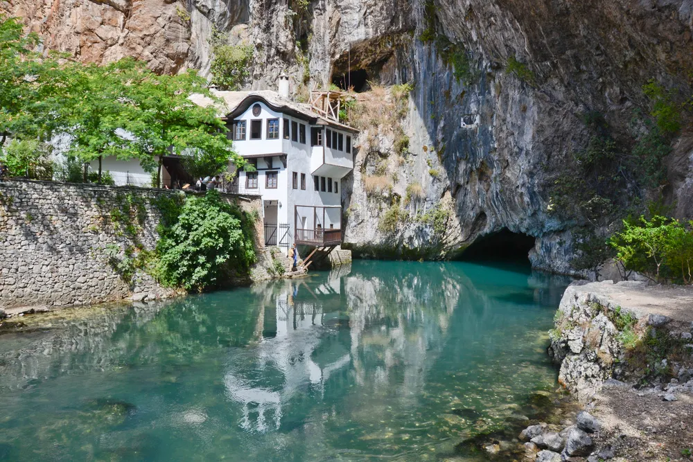 2229477-blagaj-i-zrodlo-buny.jpg