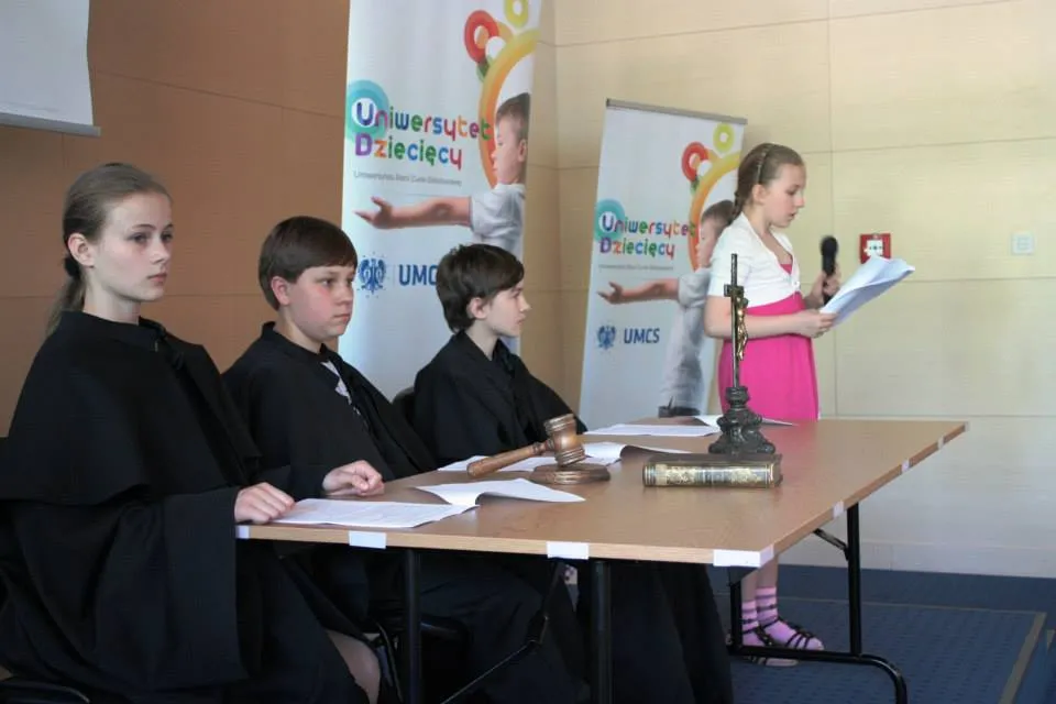 Radcowie uczą dzieci prawa karnego