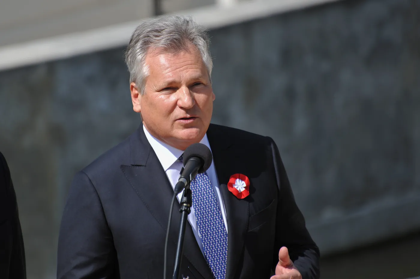 Kwaśniewski, Wałęsa, Blair: Po odejściu każdy może kupić byłego polityka