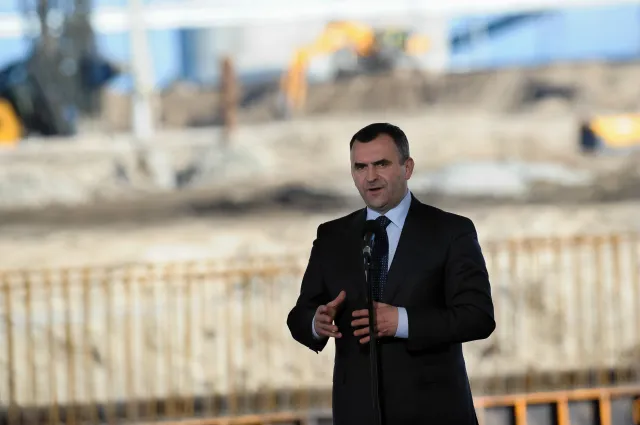 Karpiński: otwarcie gazoportu na początku 2015 roku