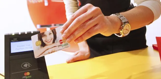 1338170-pay-pass-master-card.jpg