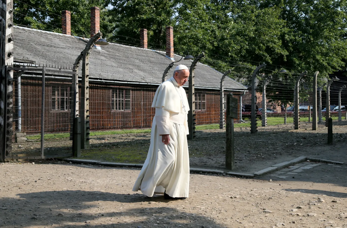 Ks. Chrostowski: Cisza w Auschwitz przemówiła głośniej, niż słowa