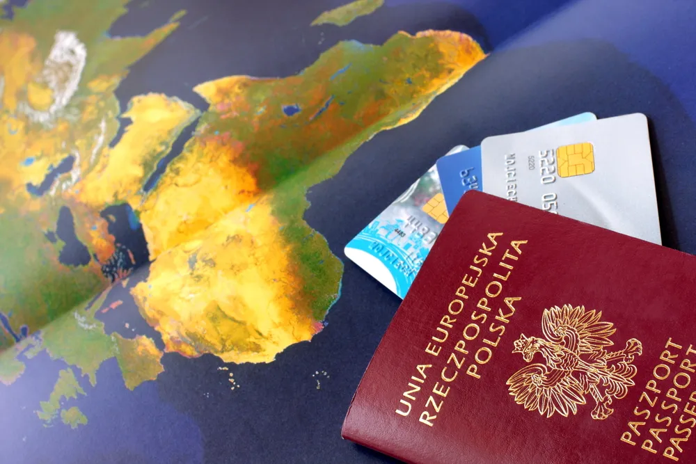 Podróż bez wizy? Sprawdź, jak silny jest polski paszport