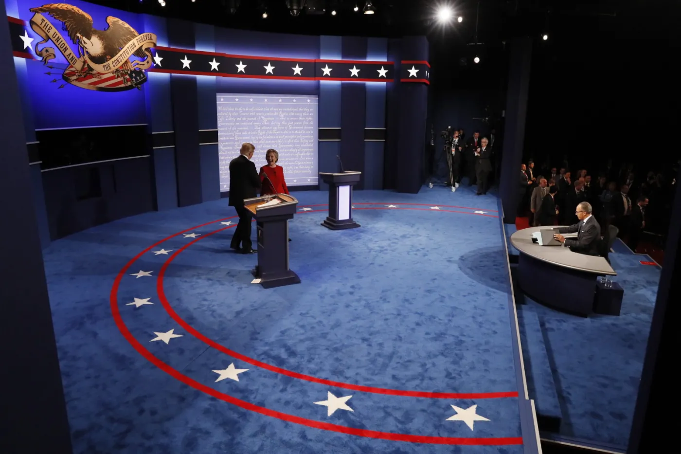 USA: Sondażowa przewaga Clinton nad Trumpem zmalała do 5 proc.