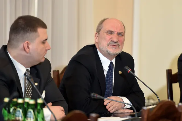 Mazurek o zawieszeniu Misiewicza: MON podało czym się zajmuje. Za kadry w resortach nie odpowiadam