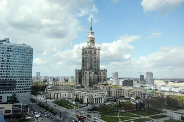 Reprywatyzacja w Warszawie: Wniosek Gronkiewicz - Waltz o 200 mln zł dotacji odrzucony