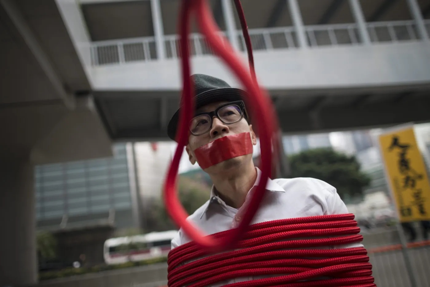Demonstracje w Hongkongu po porwaniu przez chińskie wladze pięciu księgarzy