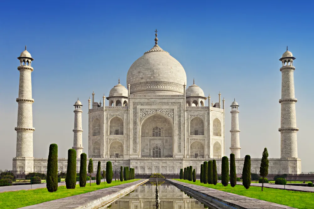 2205111-tadz-mahal-agra-indie.jpg