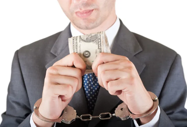 NBP: Będzie trudniej o kredyty hipoteczne i dla firm