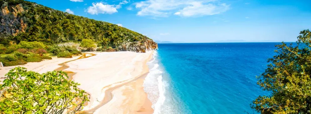 5 europejskich plaż na polską kieszeń